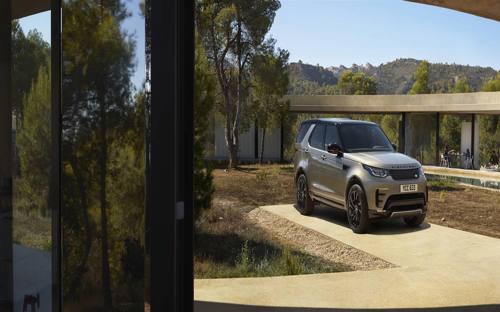 2019 Land Rover Discovery Landmark Edition
